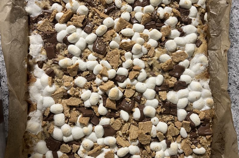 Easy S'mores Cookie Bars